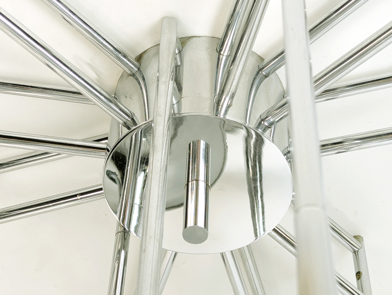 Chrome plated metal 1970s 12-lights trumpet chandelier by Reggiani 12-light tromba chandelier, Goffredo Reggiani for Reggiani illuminazione, 1960-70s Chrome Plated Metal & Brass