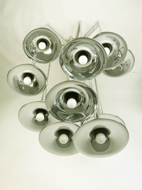 12-light tromba chandelier, Goffredo Reggiani for Reggiani illuminazione, 1960-70s Chrome Plated Metal & Brass