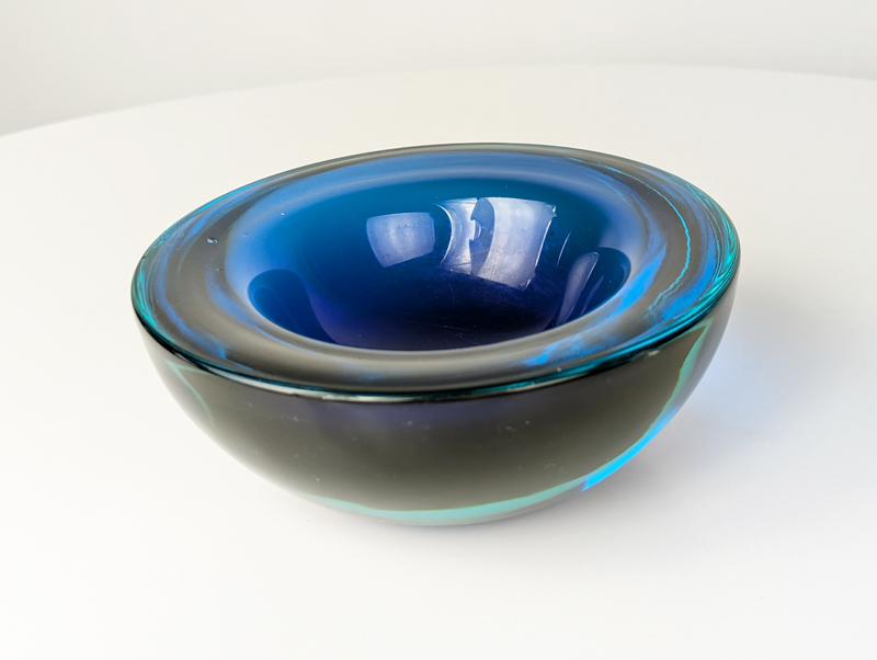 blue violet & green Murano glass ashtray by Seguso Centerpiece, Seguso Vetri d’ Arte, 1960s Murano Glass