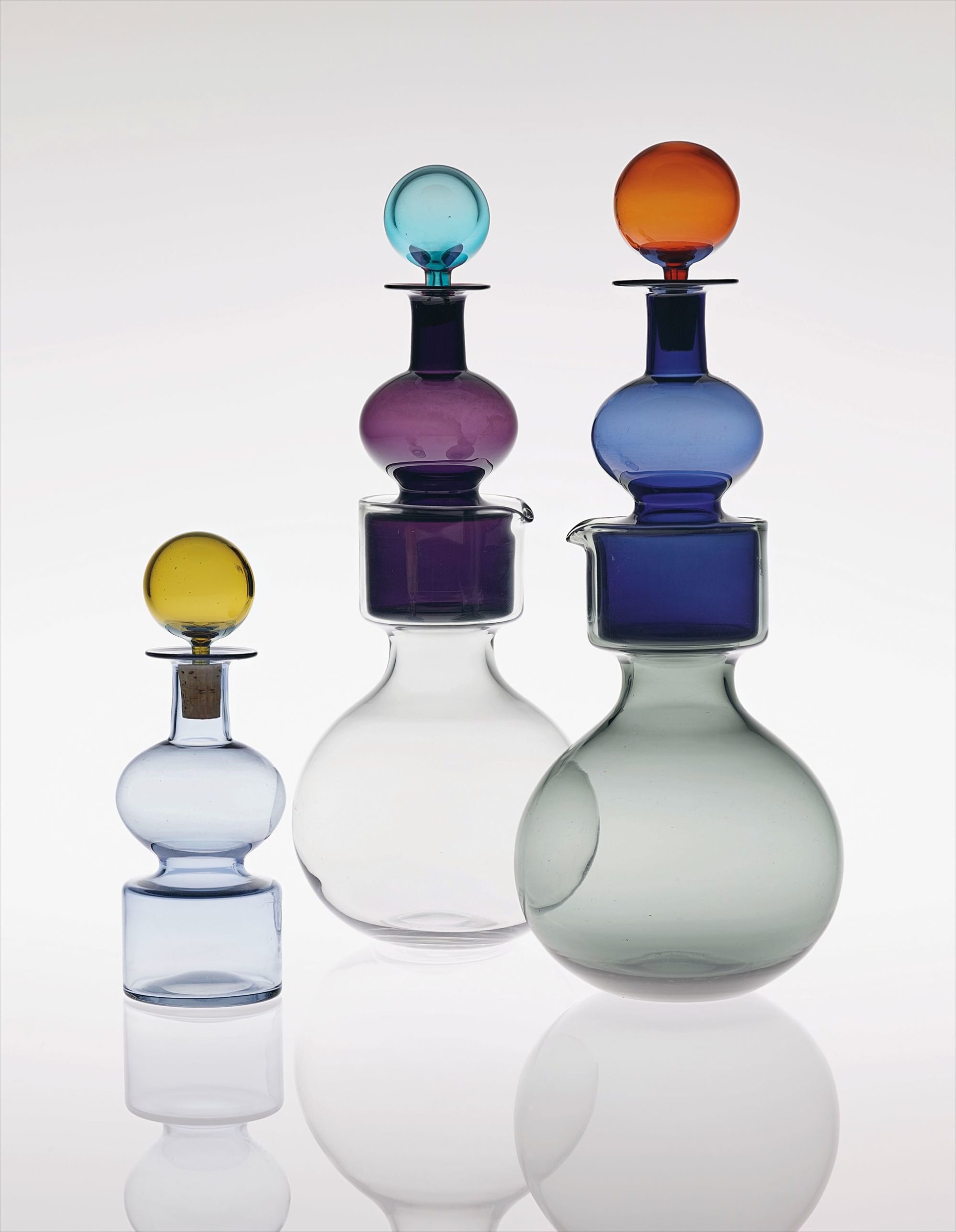 218_001 Kremlin Bells bottle, L. Diaz de Santillana for Venini, 1986-87 Murano Glass