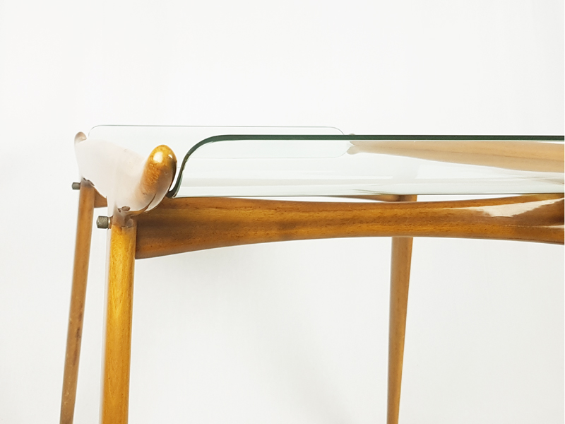Beech wood and curved glass 1950s coffee table in the style of FA_08 Coffee table, F. Lanzani, 1950s Beech, Glass & Brass