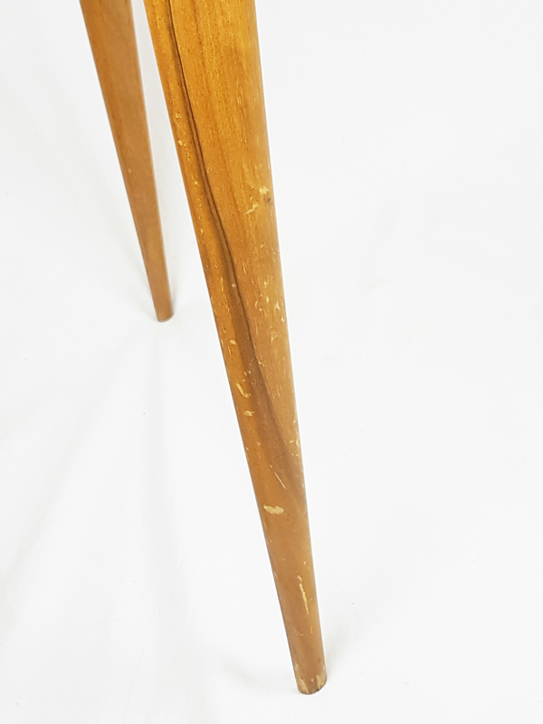 Beech wood and curved glass 1950s coffee table in the style of FA_10 Coffee table, F. Lanzani, 1950s Beech, Glass & Brass