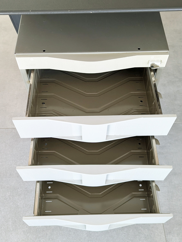 grey vinyl & metal 1960s Serie Arco desk by BBPR for Olivetti_15 Arco desk, Studio BBPR (Banfi, Belgioioso, Peressuti, Rogers) for Olivetti, 1960s Painted Metal, skai & Plastic