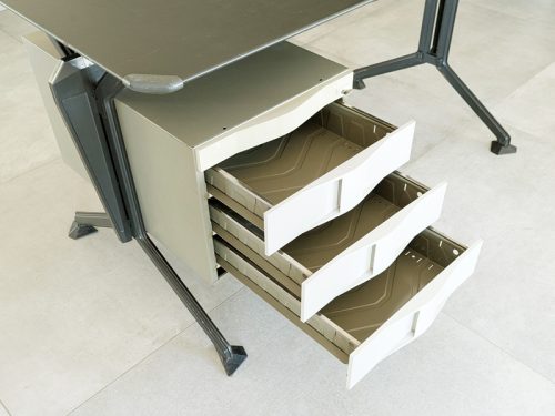 Arco desk, Studio BBPR (Banfi, Belgioioso, Peressuti, Rogers) for Olivetti, 1960s Painted Metal, skai & Plastic