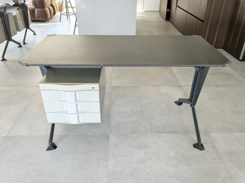 Arco desk, Studio BBPR (Banfi, Belgioioso, Peressuti, Rogers) for Olivetti, 1960s Painted Metal, skai & Plastic