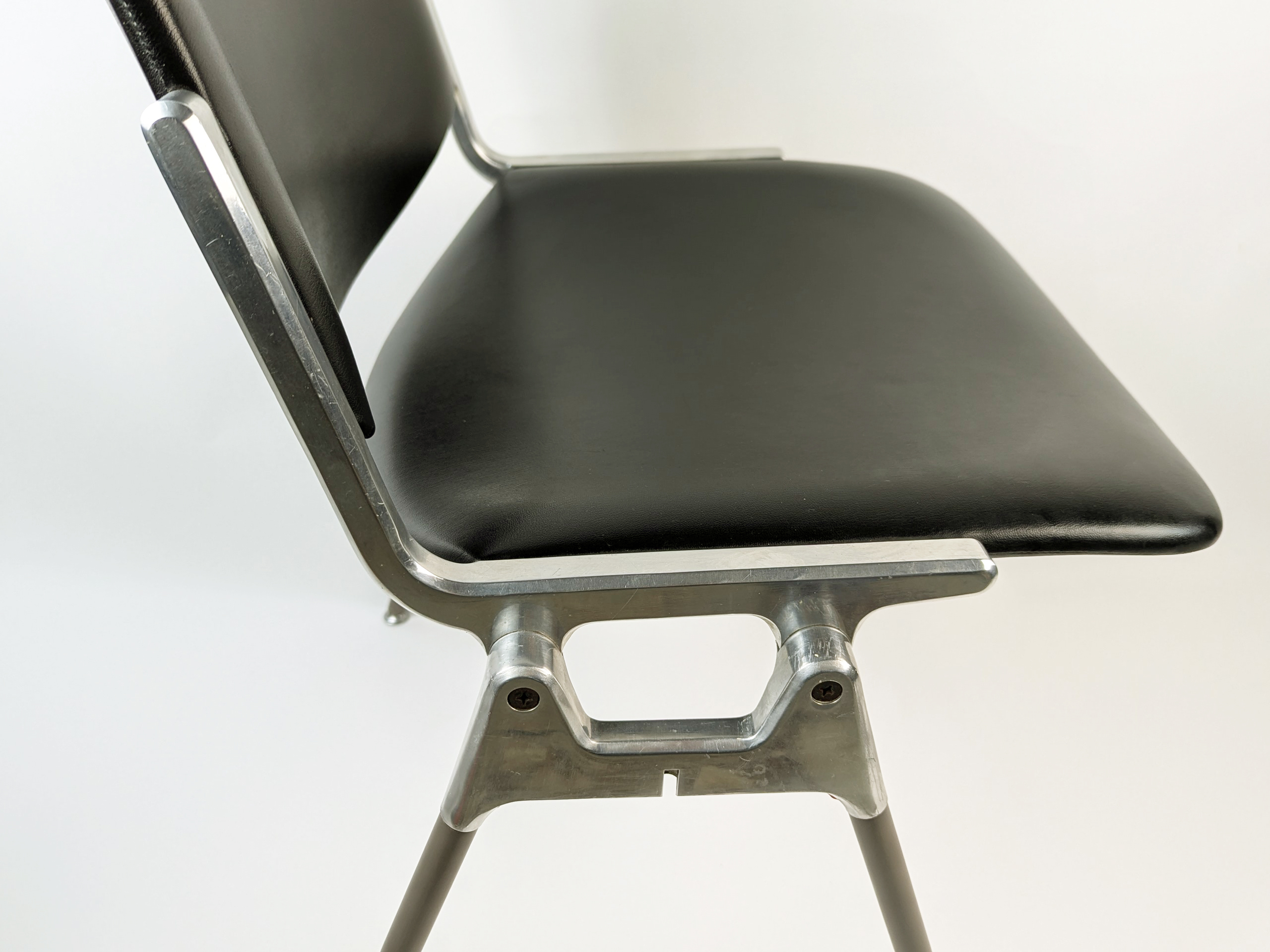 Aluminum, gray plastic & black skai 1970s office chair by anonima Castelli_08 DSC 106, Anonima Castelli, 1970s Skai, Aluminum, Plastic