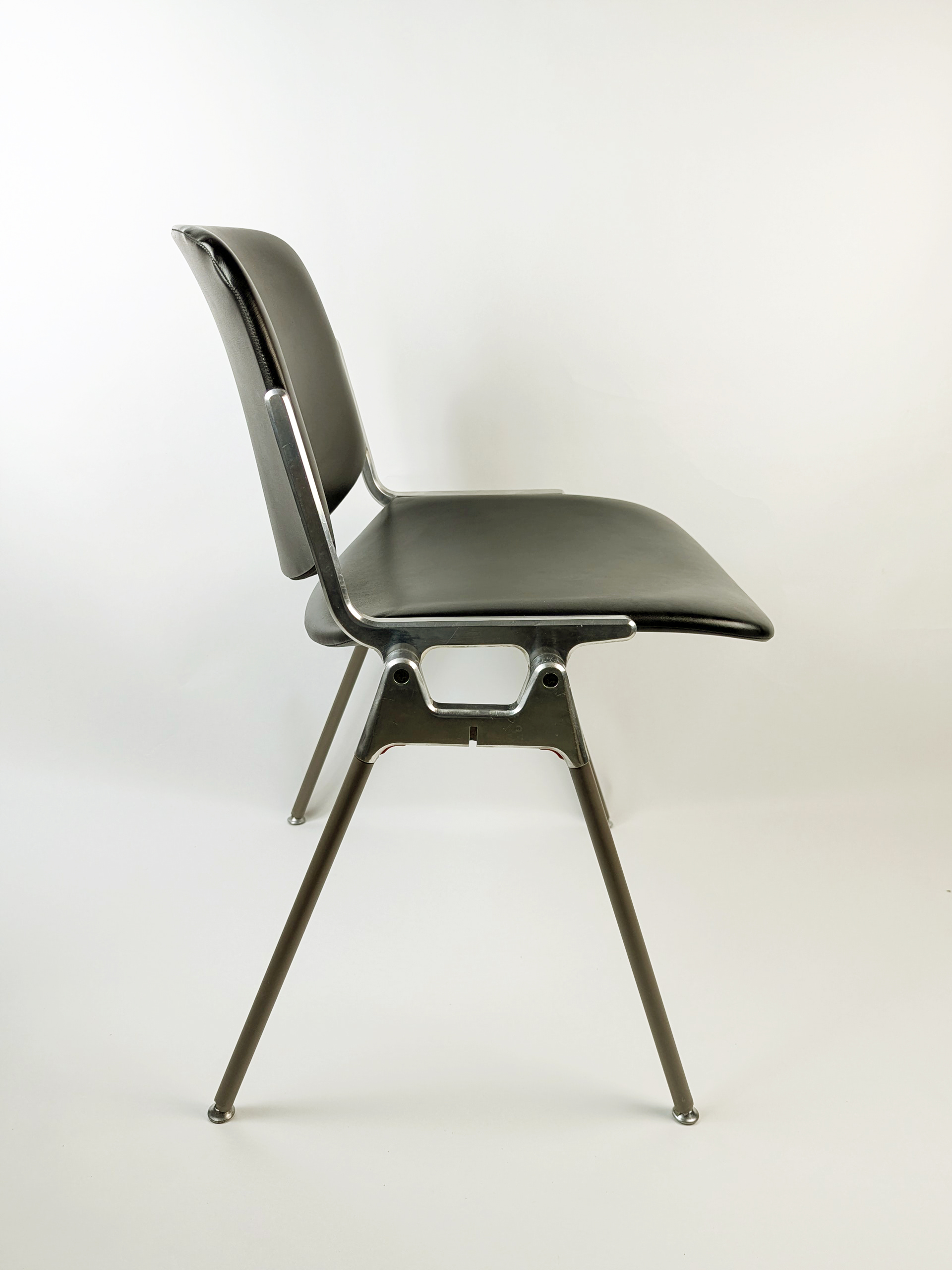 Aluminum, gray plastic & black skai 1970s office chair by anonima Castelli_09 DSC 106, Anonima Castelli, 1970s Skai, Aluminum, Plastic