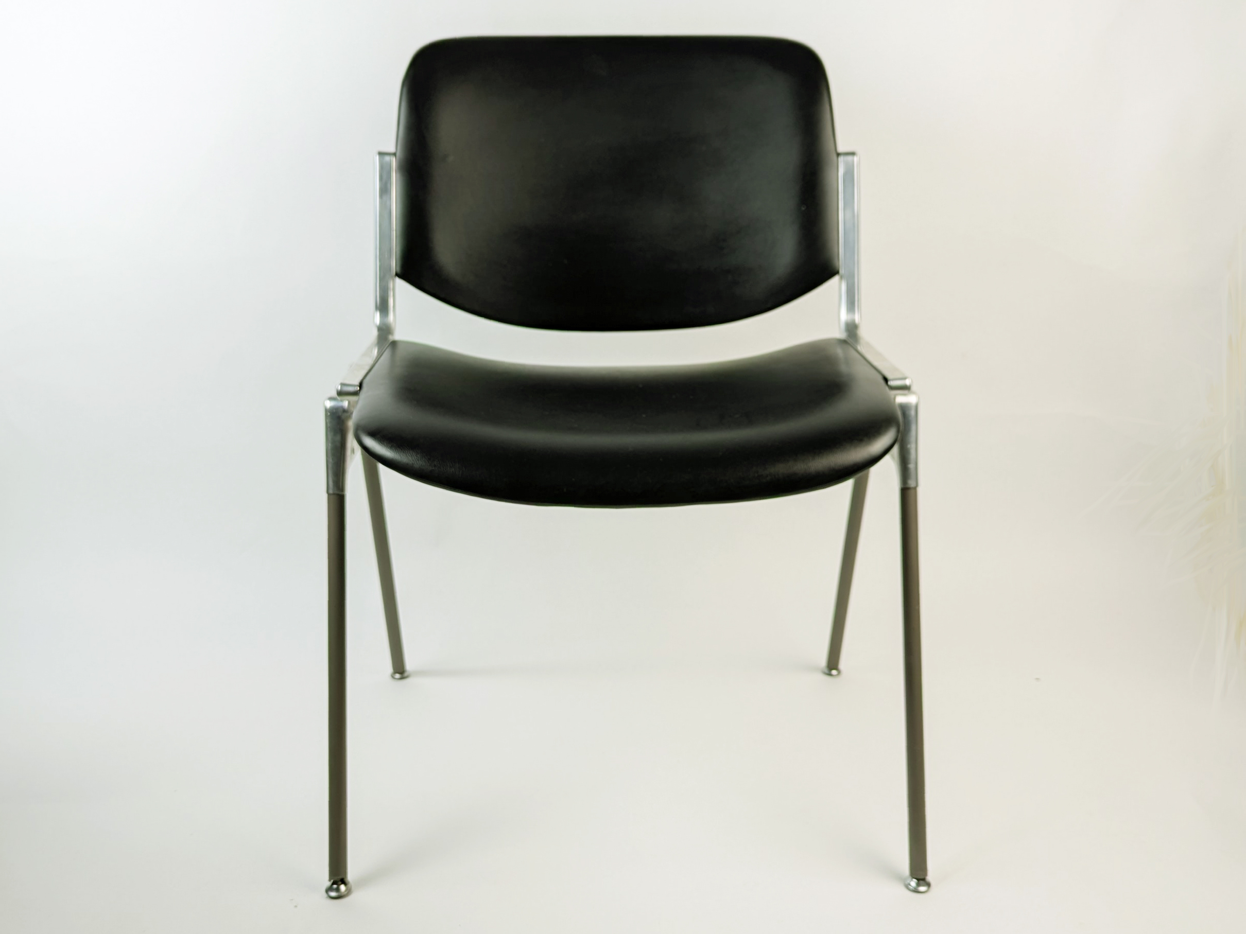 Aluminum, gray plastic & black skai 1970s office chair by anonima Castelli_11 DSC 106, Anonima Castelli, 1970s Skai, Aluminum, Plastic