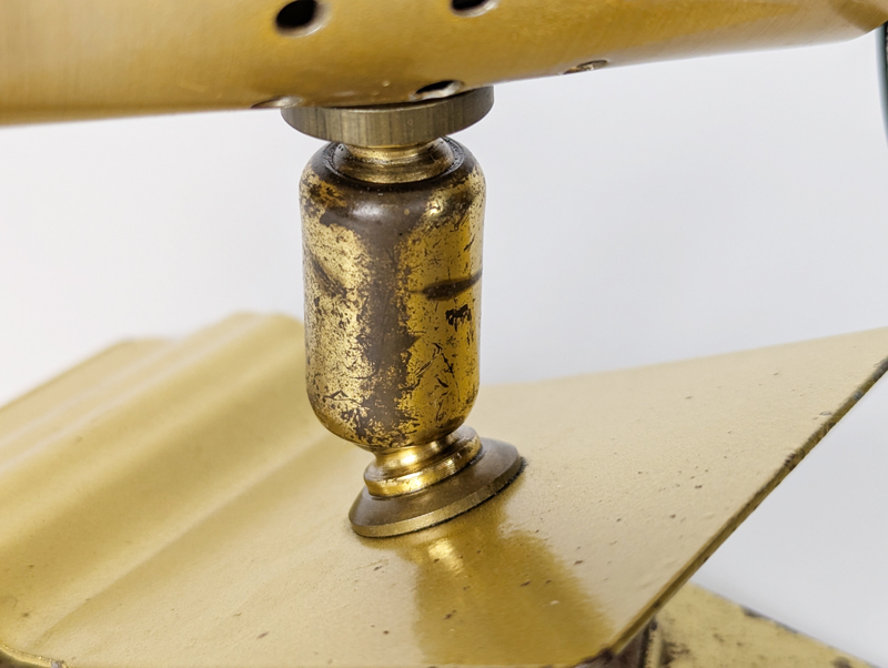 Golden anodized aluminum 1960 adjustable spot_02 Adjustable clamp spotlight, Italy, 1960s Painted & Anodized Aluminum, Brass