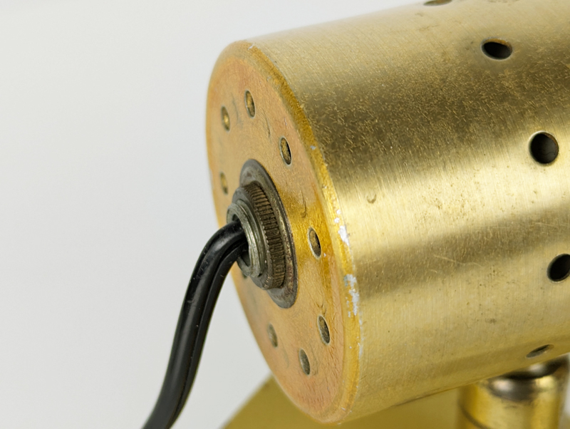 Golden anodized aluminum 1960 adjustable spot_07 Adjustable clamp spotlight, Italy, 1960s Painted & Anodized Aluminum, Brass