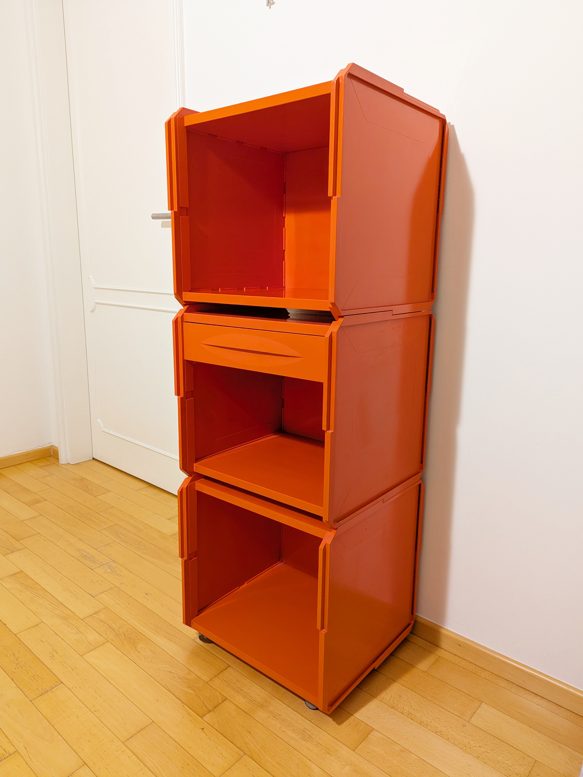 red plastic 1970s stackable storage unit by Cattelan for Xilema_14 Modular containers, Franco Cattelan for XILEMA, 1960s ABS & Metal
